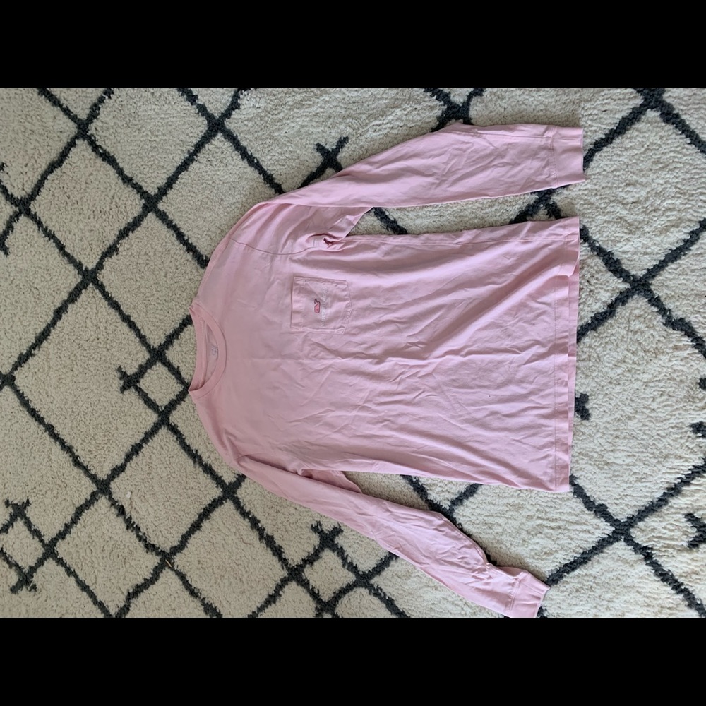 vineyard vines t shirt